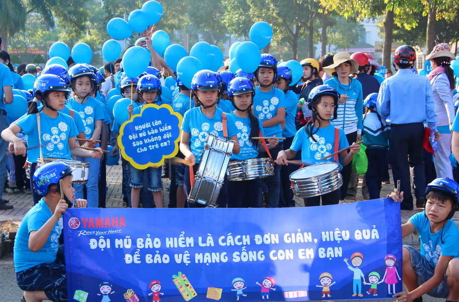 Ngày hội đi bộ hưởng ứng đội mũ bảo hiểm cho trẻ em” Yamaha